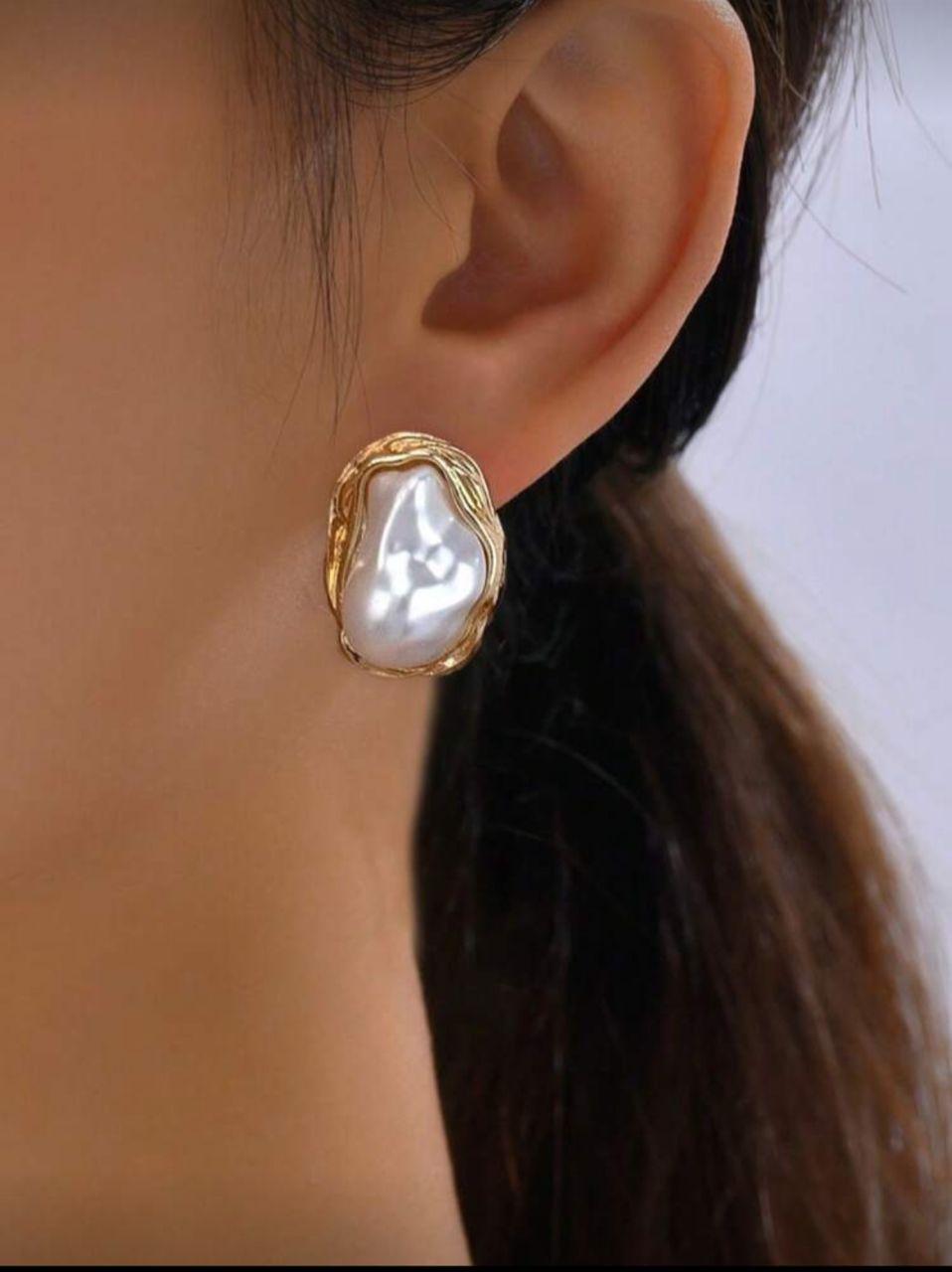 1 Pair Vintage French Baroque Style Asymmetrical Faux Pearl Earrings, Elegant & Fashionable European Style Earrings For Party And Banquet